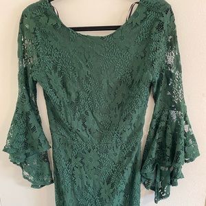 Lulu’s green laced dress